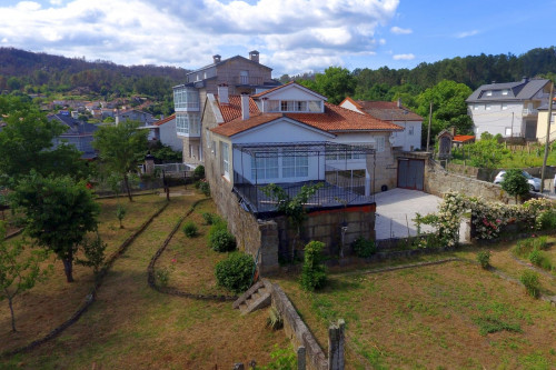 House in Carballeda de Avia - image 3